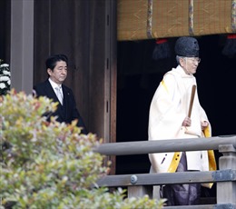 Trung Quốc triệu Đại sứ Nhật để phản đối Thủ tướng Abe viếng đền Yasukuni